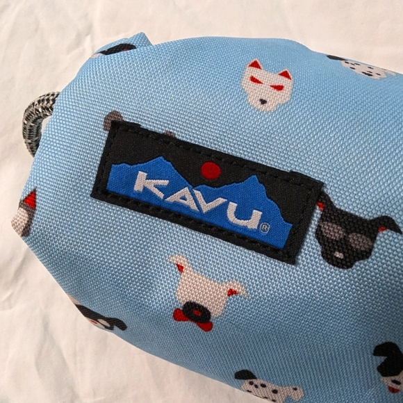 Kavu One Of A Kind Dog Print Zip Pouch Bag - Picture 6 of 7